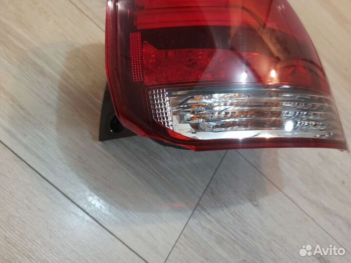 Фонарь правый наружный mitsubishi outlander 3
