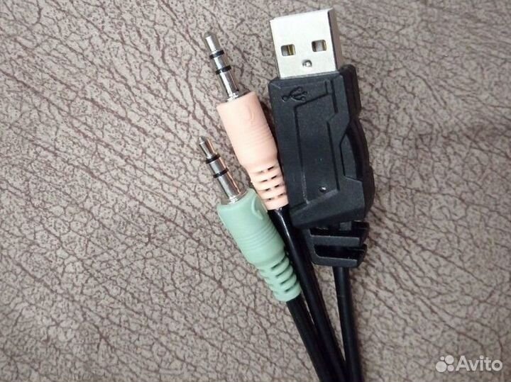 Игровые наушники с подсветкой и микрофоном