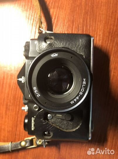 Зеркальный пленочный фотоаппарат Зенит TTL