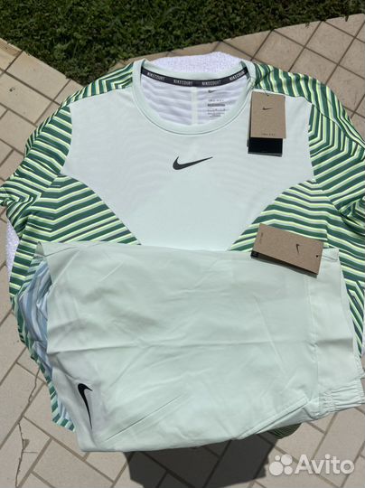 Теннисная одежда Nike