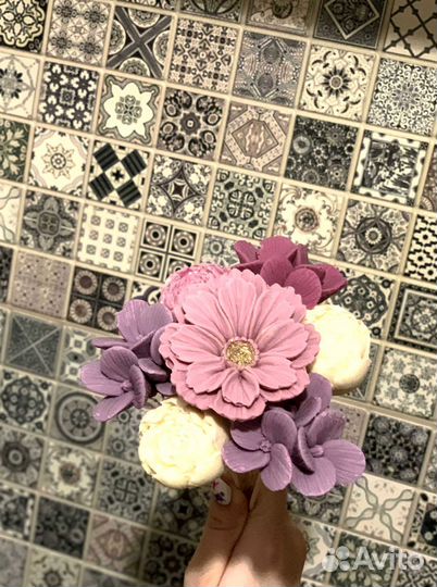 Сладкий подарок девушке