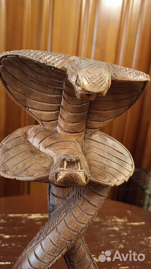 Фигурка Кобры из дерева