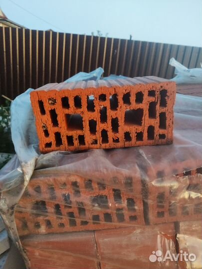Продам поризованный кирпич 2нф,производства лср