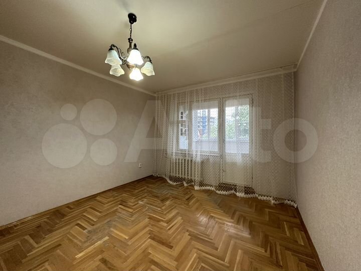 2-к. квартира, 50 м², 3/9 эт.