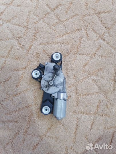 Задний стеклоочиститель