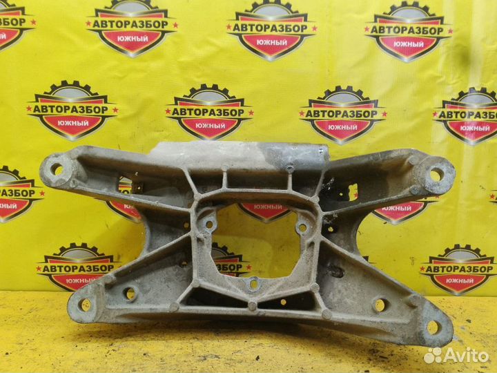 Кронштейн МКПП Audi A4 B8