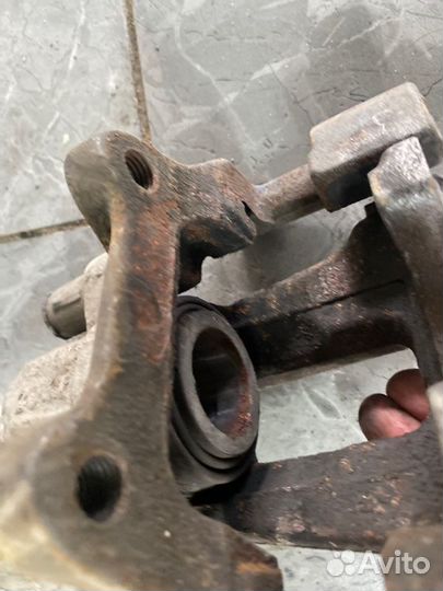 Суппорт тормозной задний Bmw 3-Series F30