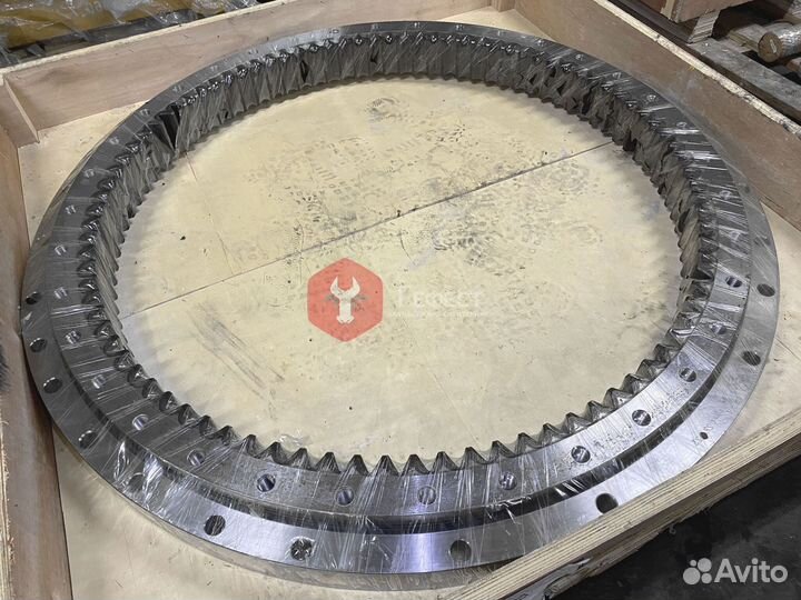 Опорно-поворотный круг Komatsu PC230LC-7