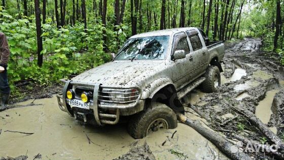 Лобовoe стеклo Toyota HiLux 5 Замена