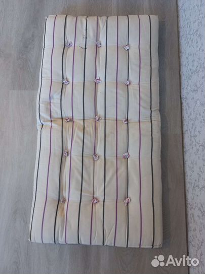 Детская кроватка с бортиками и матрасом