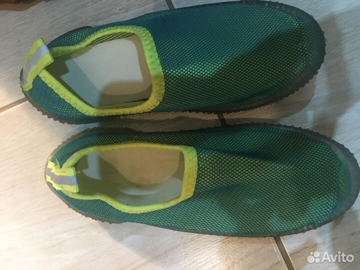 Обувь в бассейн