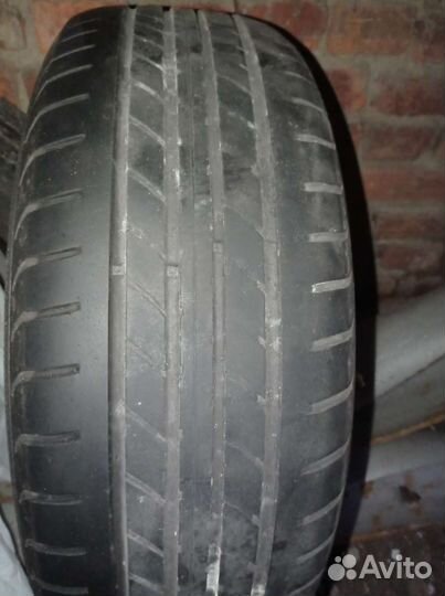 Goodyear EfficientGrip 205/60 R16