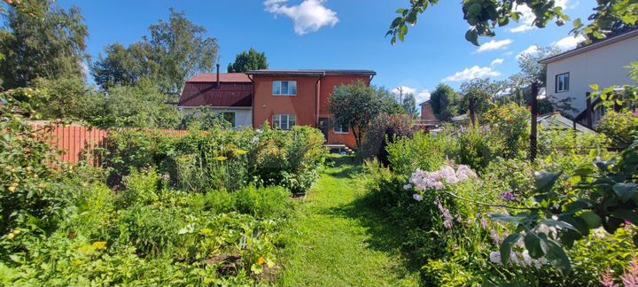 Дом 97,7 м² на участке 4,7 сот.