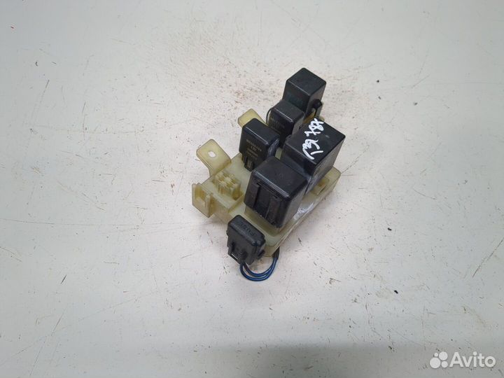 Блок реле Mitsubishi Pajero, 1992