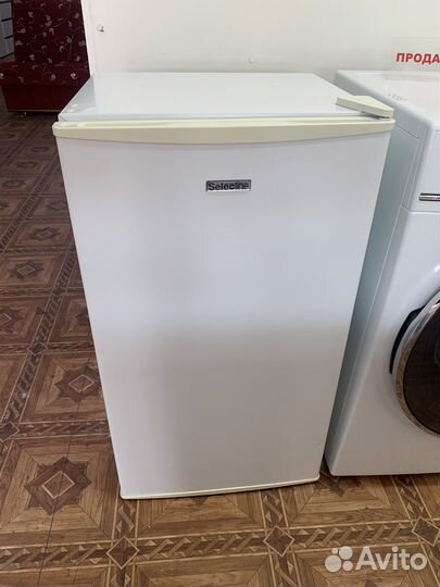 Холодильник маленький б/у