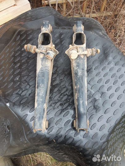 Поперечные рычаги задней подвески мицубиси каризма