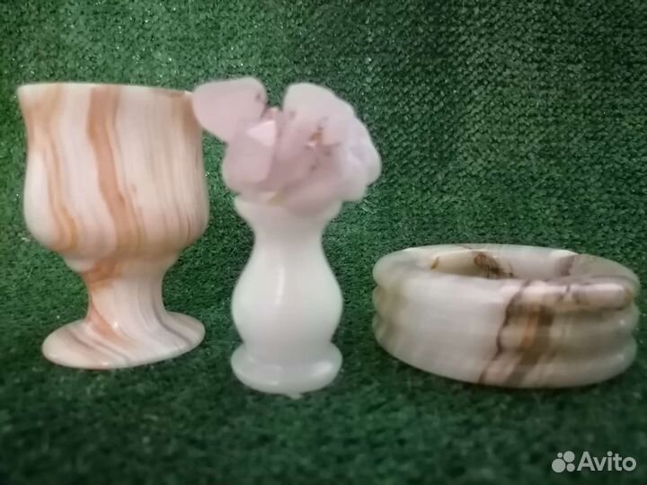 Пепельница, рюмка, вазочка из оникса