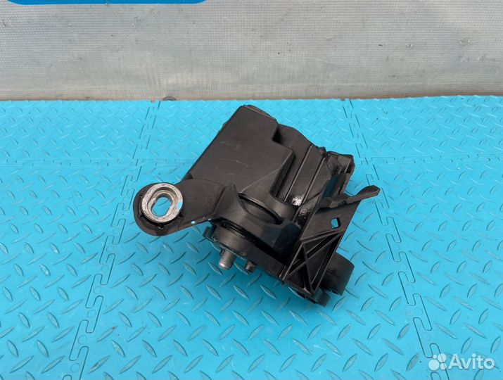 Кронштейн Mercedes-Benz E-Class W212 276.952 3.5