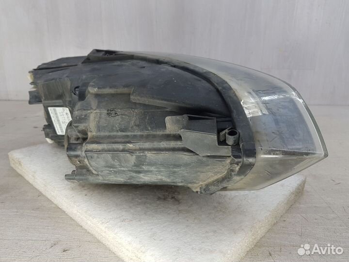Фара правая Volkswagen Polo