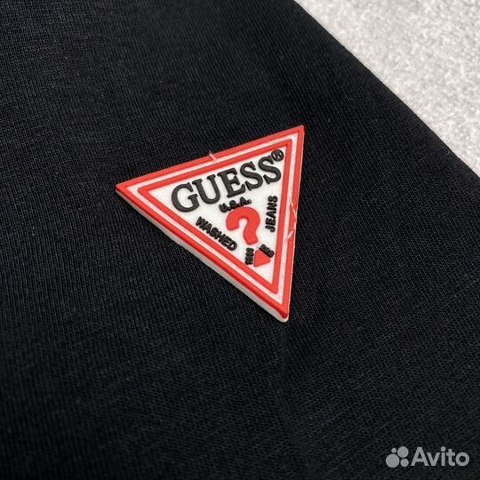 Футболка guess