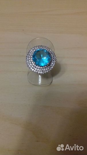 Кольцо с голубым топазом
