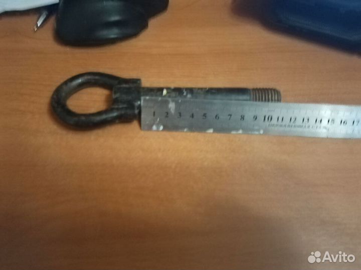 Буксировочный крюк