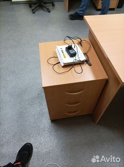 Мебель для офиса. Стол тумба кресла стулья