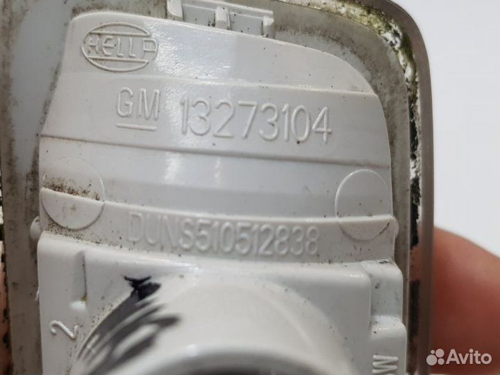 Повторитель в крыло правый Opel Astra J хэтчбек