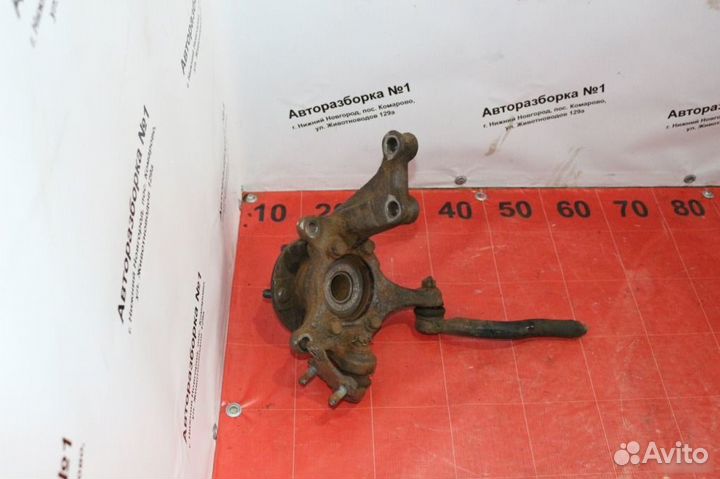 Кулак поворотный правый Toyota Rav4 30