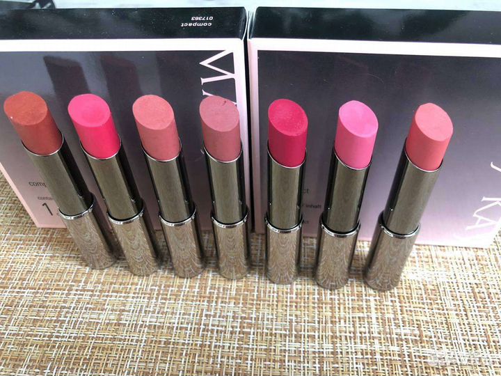 Помада Мери Кей