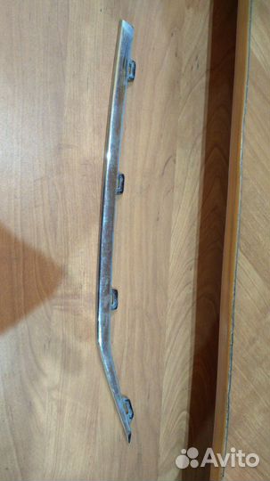 Молдинг решетки радиатора Volkswagen Polo