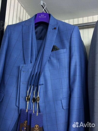 Костюм мужской тройка