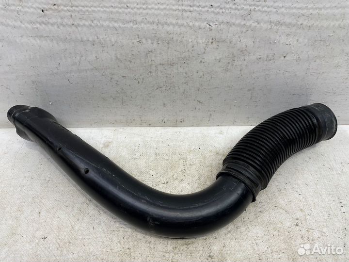 Патрубок воздушного фильтра Renault Logan 1