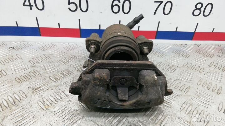 Суппорт передний правый Volkswagen Bora 2004