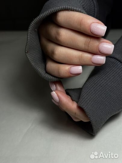 Нужна модель на маникюр