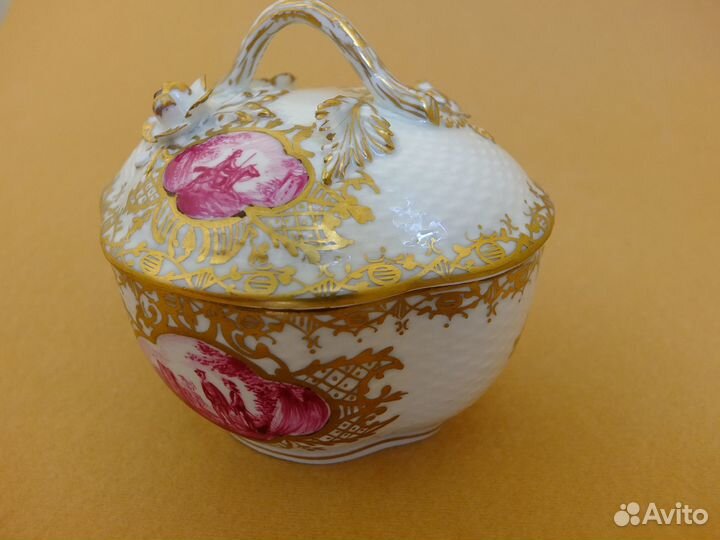 Фарфоровая шкатулка бонбоньерка Германия