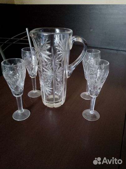 Графин хрустальный и 4 фужера хрустальных