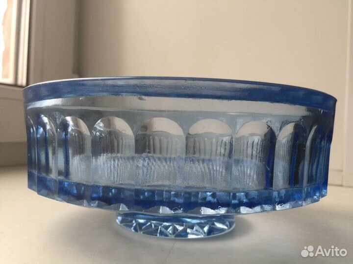 Ваза из цветного стекла