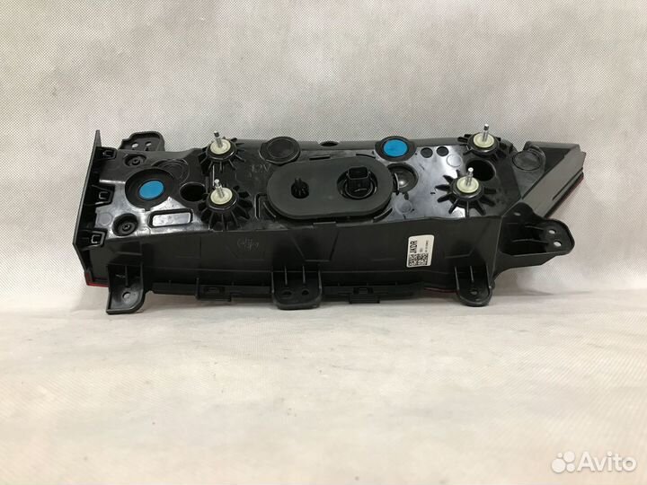 Genesis GV70 SUV 20 - задний фонарь правый В дверь LED