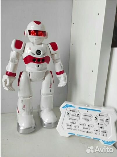 Новый робот на пульте управления