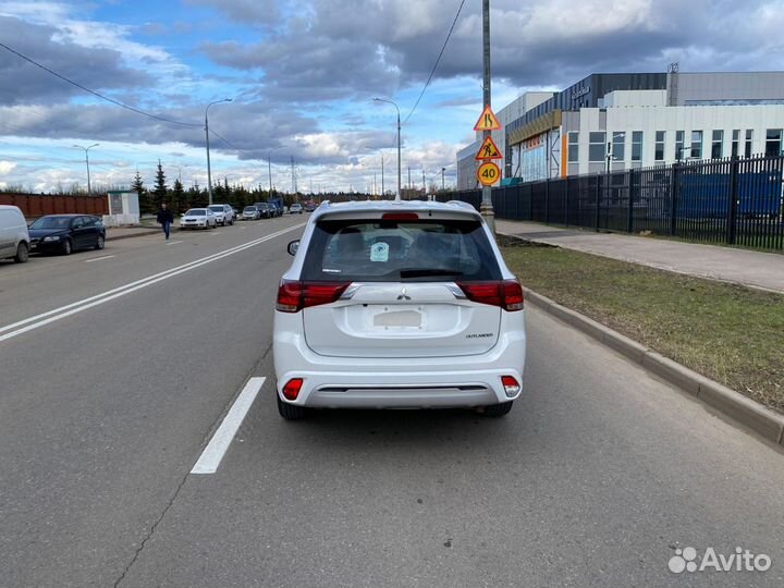 Mitsubishi Outlander 2.0 CVT, 2022, 45 км