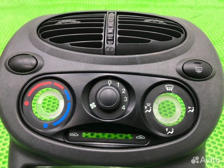 Консоль центральная LADA Kalina универсал 11183