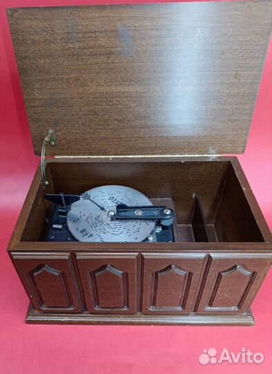 Шкатулка с дисками от Thorens. Швейцария