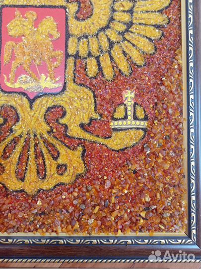 Герб России на стену из янтаря