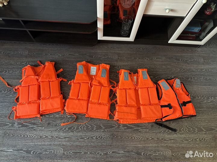 Спасательный жилет
