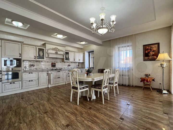 Коттедж 280 м² на участке 25 сот.