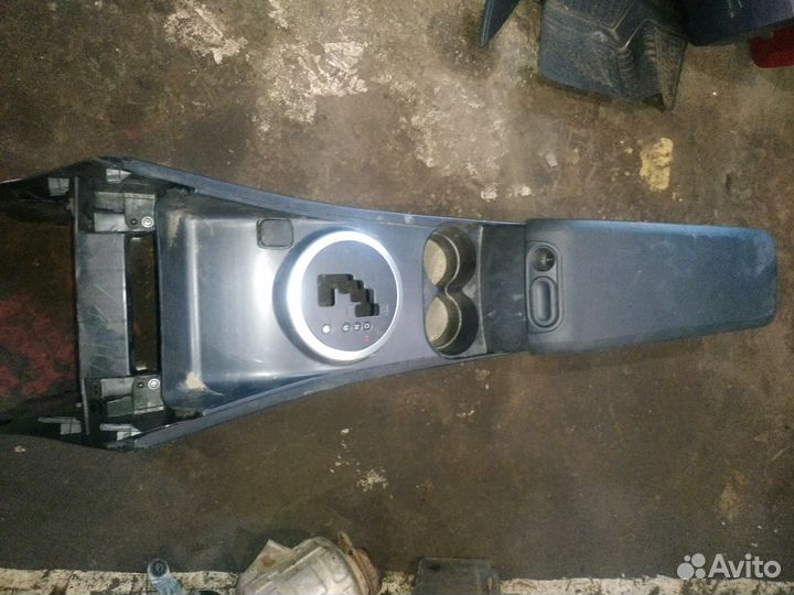 Подлокотник Mazda cx-7 2008 год