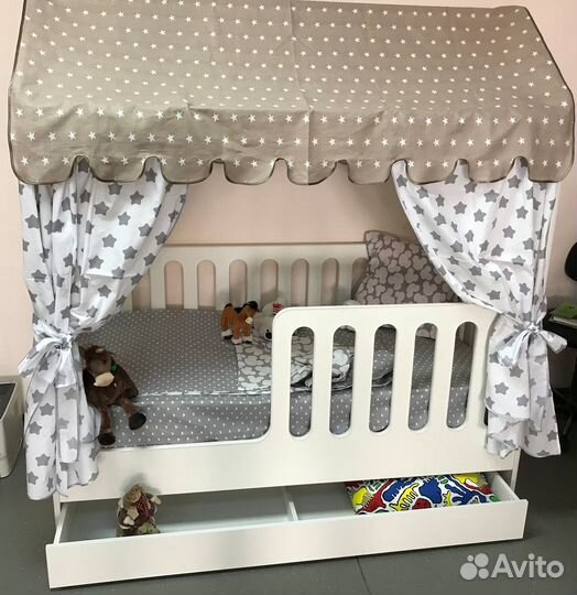 Кровать домик с ящиком в наличии