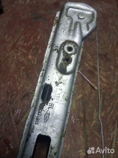 Стеклоподъемник задний левый Ford Focus I