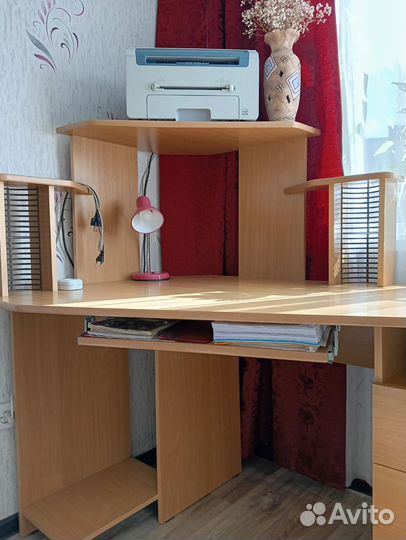 Компьютерный стол